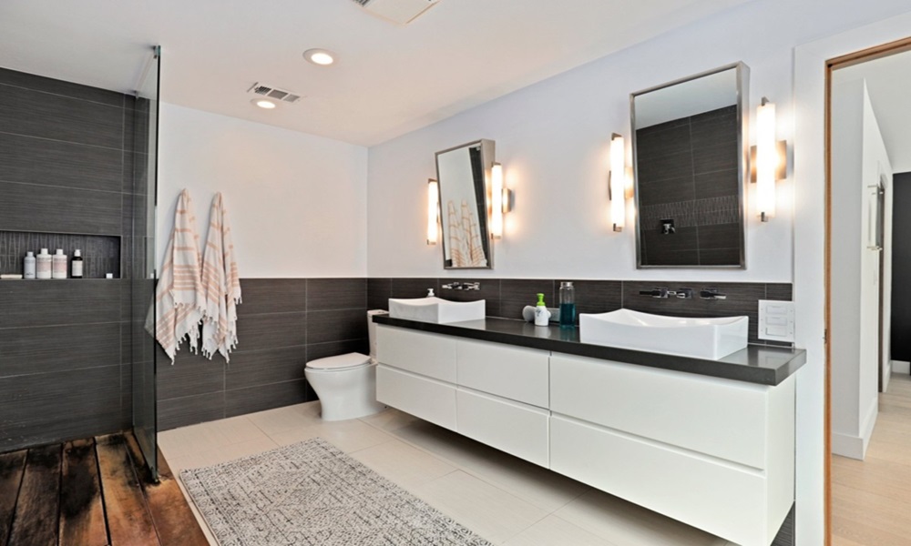 Guest Bathroom in Your Washington House